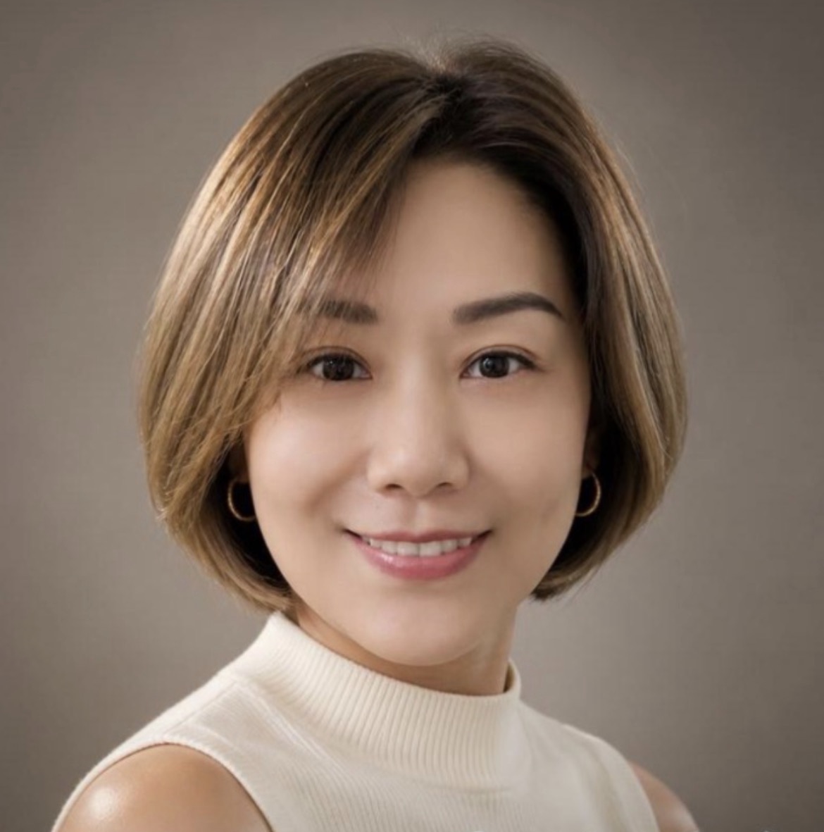鄭茗方命理諮詢師原始人像照片